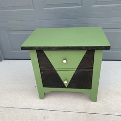 Side Table, You Could Keep The Way It Is Or You Could Repaint Or Spray To The Color You Like $15
