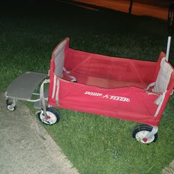 Radio Flyer Collapsible Wagon