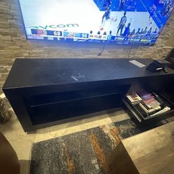 Gratis- Free- $0- Console Table -Heavy  With Glass Shelf