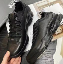 New Ecco shoes size 8.5