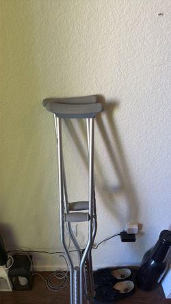 Crutches for freeeeee