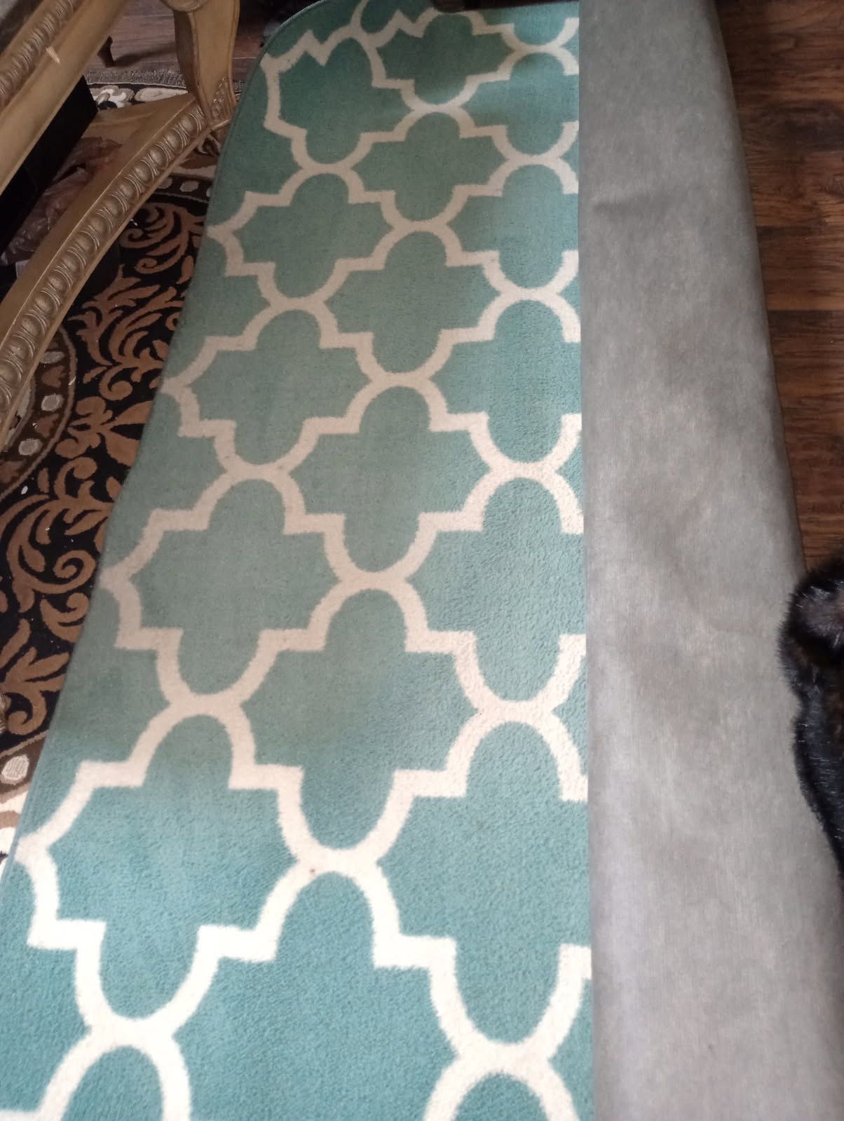 Large 9ft6 Inches X 7 Ft Indoor Rug (pls Read Description Below)