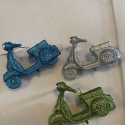 3 CHRISTMAS SPARKLY MOTORBIKE ORNAMENTS 