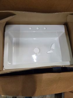 White Unermount Kitchen Sink with Faucet Holes