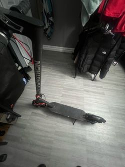 SAWGATRON SCOOTER GOES 20MPH MAX , 11 MILE RANGE NO ISSUES