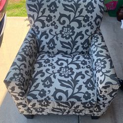 $30  Garage Furniture(needs To Be Cleaned,