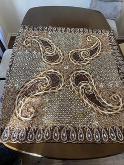 Jeweled Detailed Table cloth