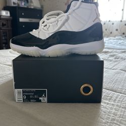 AIR JORDAN 11 RETRO