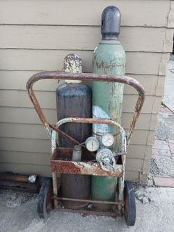 Gas troch tanks