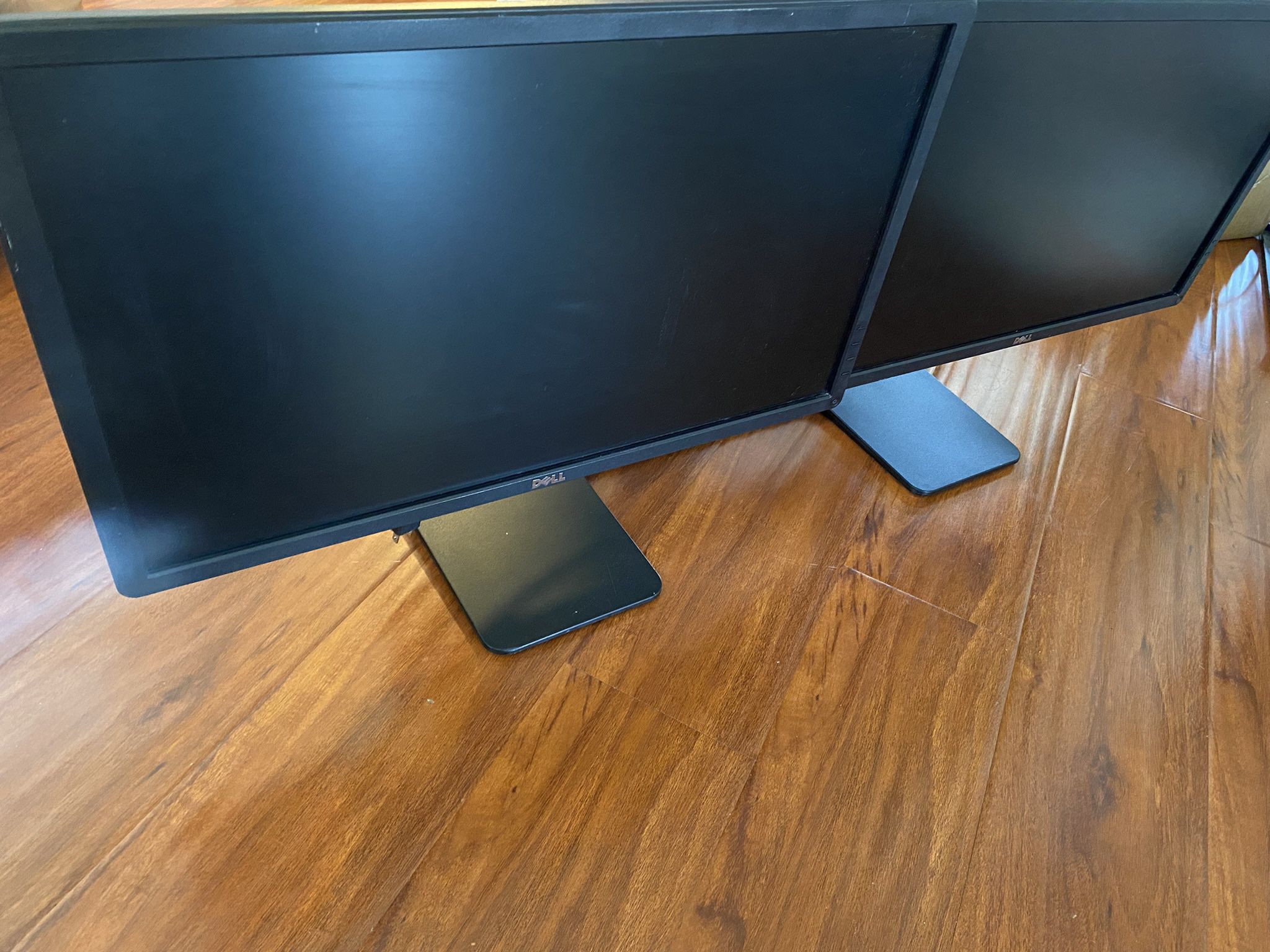 Dell 24” LED Monitor Set With Dual Stand 