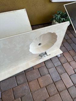 Only dual sink left
