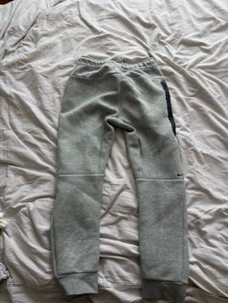 Size xs - s Nike tech pants