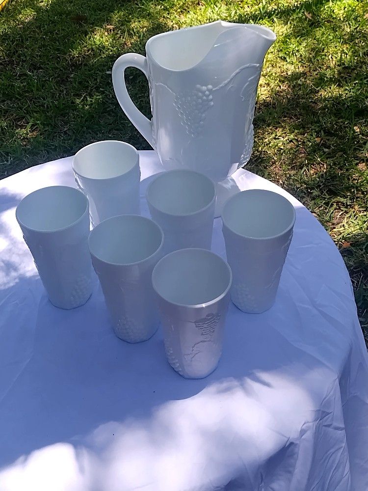Mid Century Indiana Heavy Milk Glass Pitcher W 6 Glasses