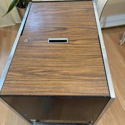 File cabinet on wheels