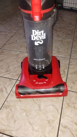Red dirt devil vacuum cleaner bagless