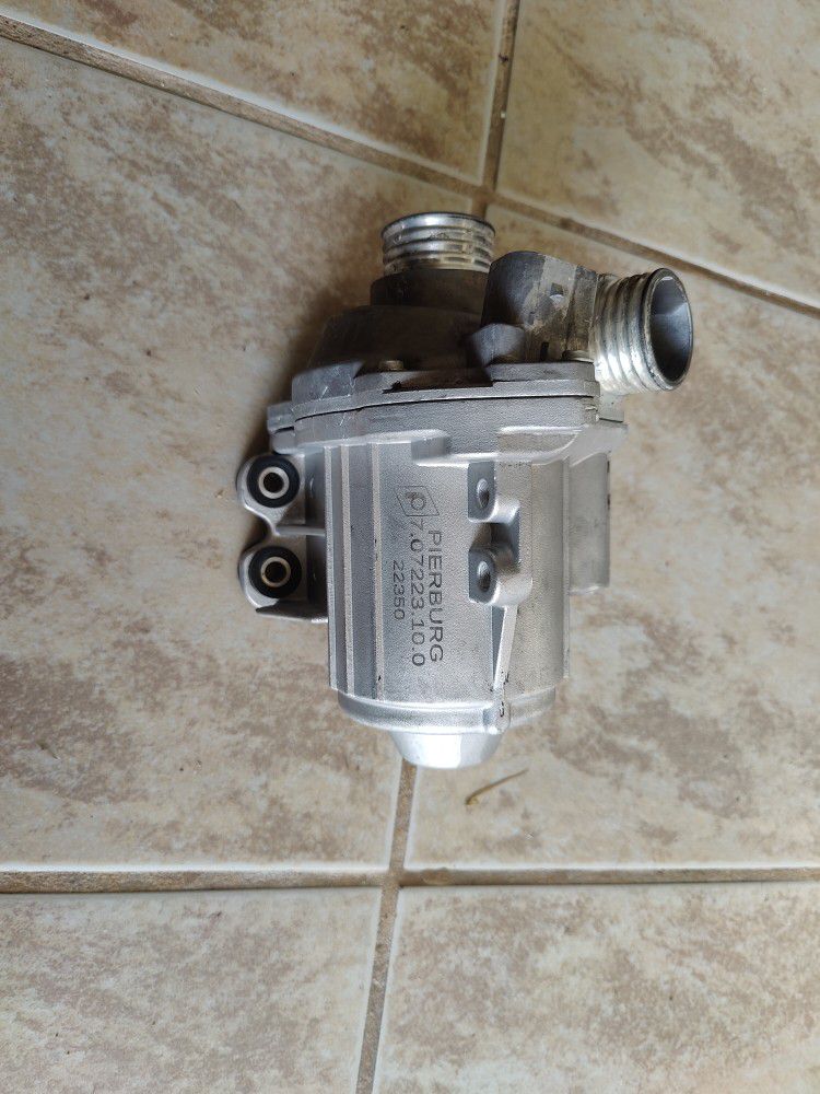 N54 Water Pump 