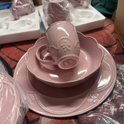 Vajilla Rosa Princes Hause. Son 16 Piezas 