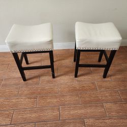 Set of 2 off-white leather stools