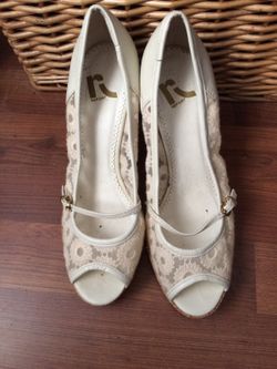 Report heels size 8