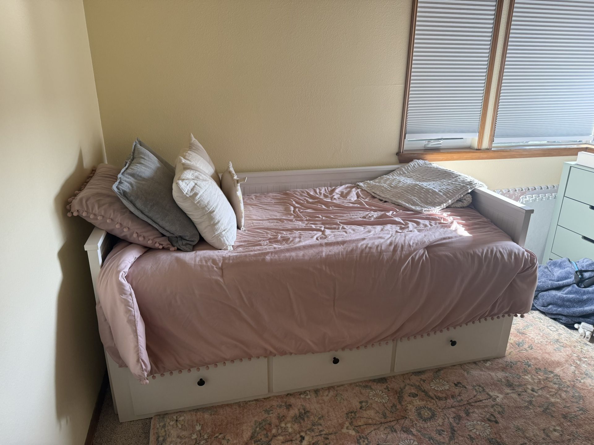 Hemnes Daybed With Trundle
