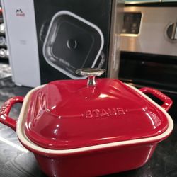 Staub - Ceramique - 9x9 - 2.3 L/ 2.5 Qt
