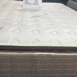 QUEEN Serenity Jumbo Pillow Top Mattress and Boxspring  ( Colchones Nuevos  )