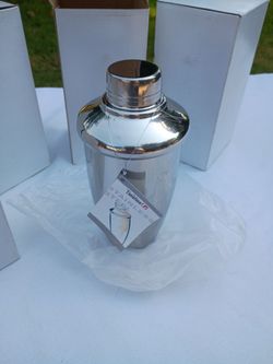 Stainless Steel Retro Cocktail Shaker..(Brand new)