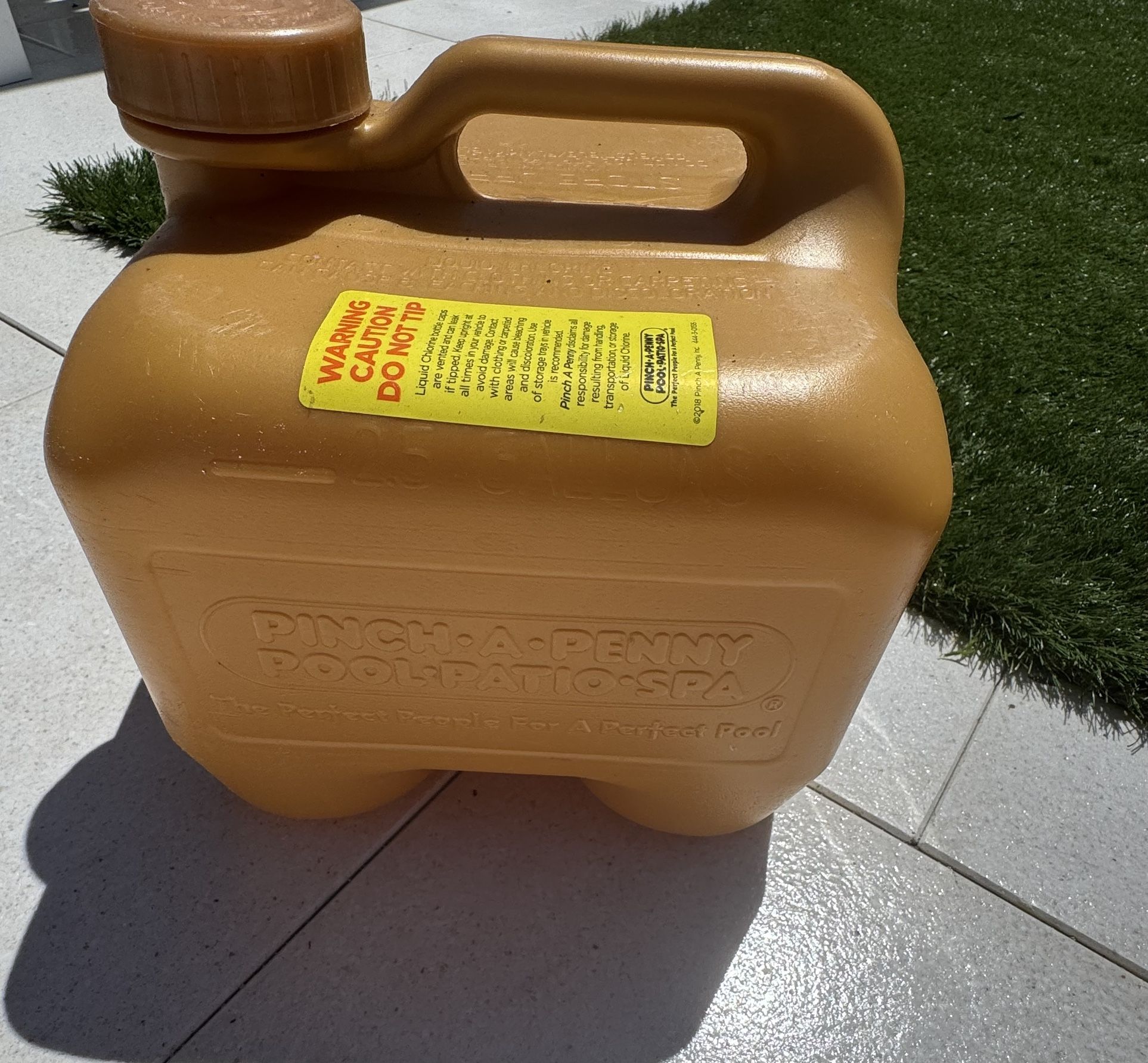 Like new 2.5 gallon chlorine jug only. Only msg when ready to pick up. If it’s posted it’s available