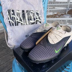 Size 10.5 Kobe Phantom, six low elite cleats