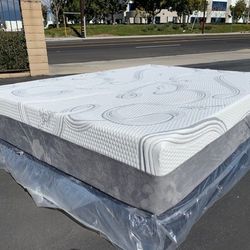 King Organic Hybrid Cool Gel Memory Foam Mattress!!