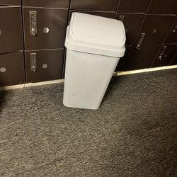 Trash can 