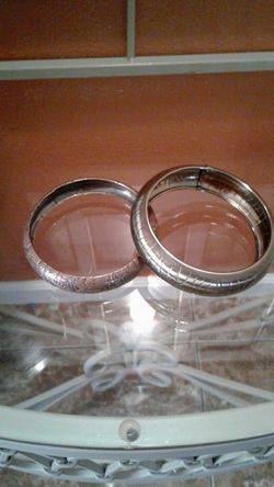 2 piece Brown Bracelets.