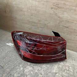 2022 Kia Forte Left Driver Tail Light