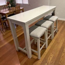 Tall Bar Table And Stools 