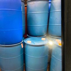 PLASTIC 55 GALLON DRUMS GREAT CONDITION $20