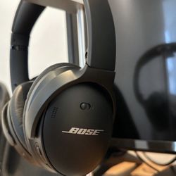 Bose Quiet Comfort 45 Noise Cancellation headphones 