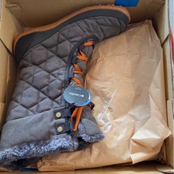 Columbia Snow Boots  Size 10 