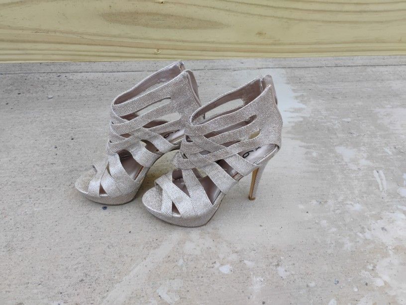 Size 6 MIX High Heels 4"