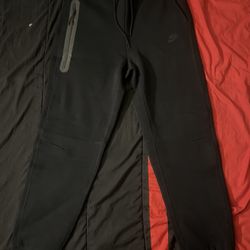 Black Nike Tech Pants