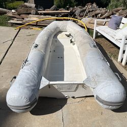 West Marine Dinghy 4 Person Boat 