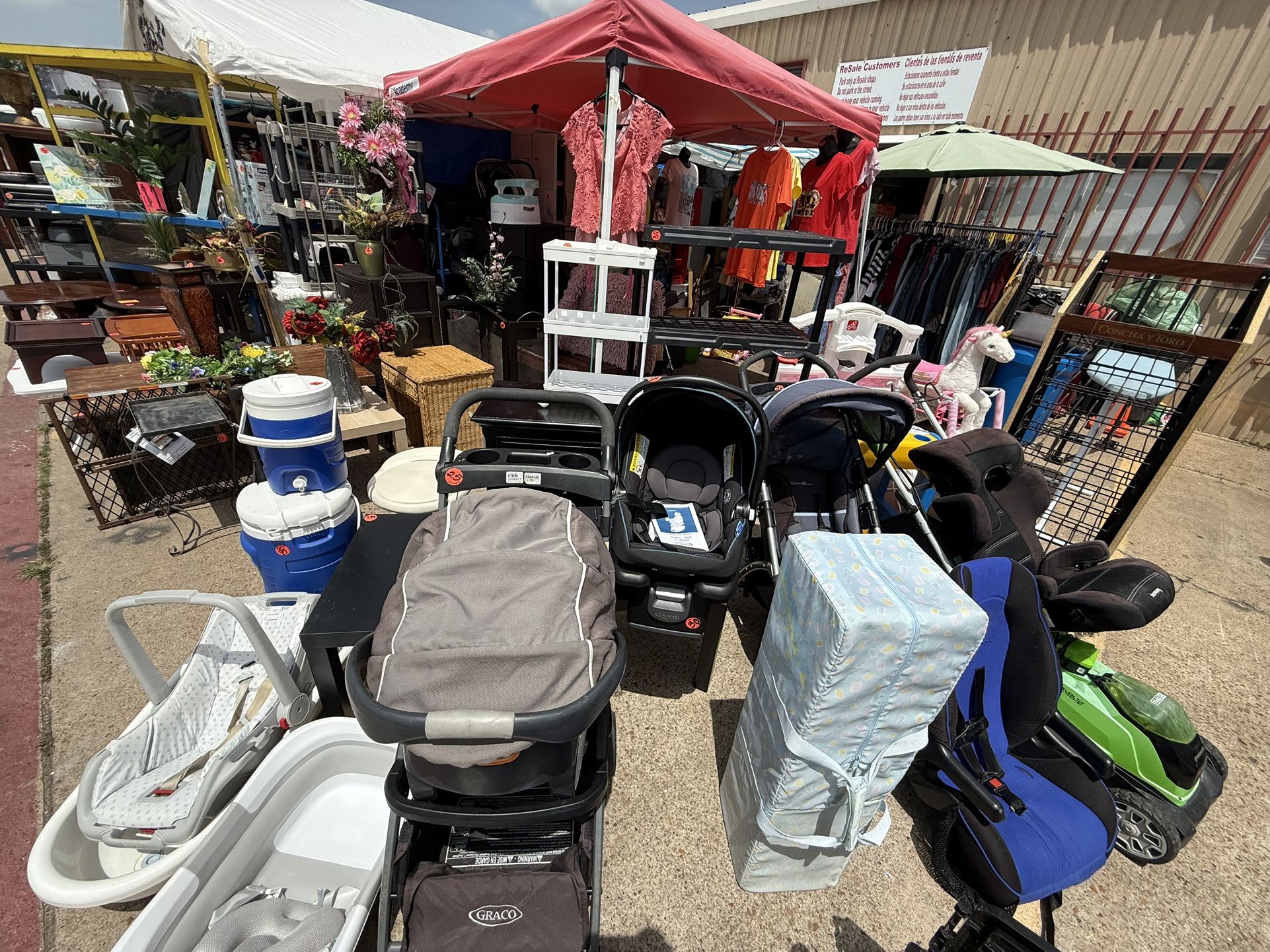 Garage Sale Tomorrow 4julio 🎈🎈🎈🎈