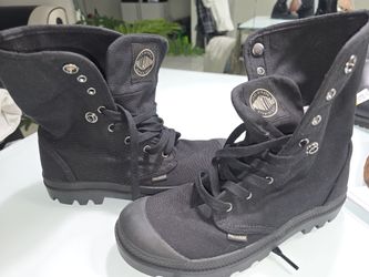 Tennis De La Original Marca Palladium Nuevos Sin Usar Size 9 De Mujer 