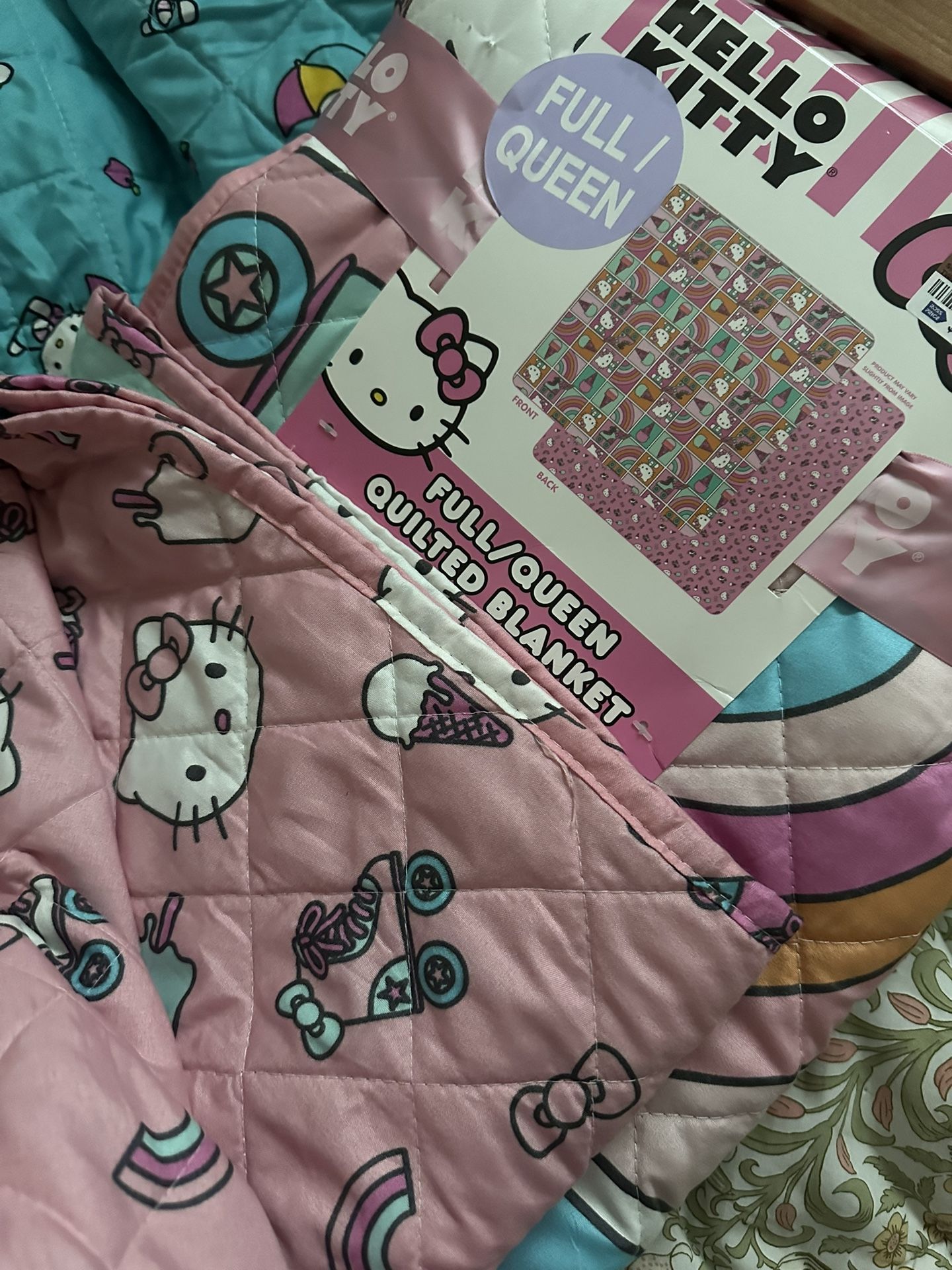 Hello Kitty Queen x2