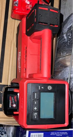 NEVER USED. Milwaukee TIRE INFLATOR+Batteries+Charger