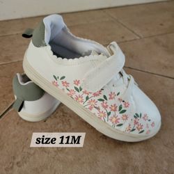 Osh Kosh B'gosh Girls Shoes. Velcro Closure. Size 11M Like New