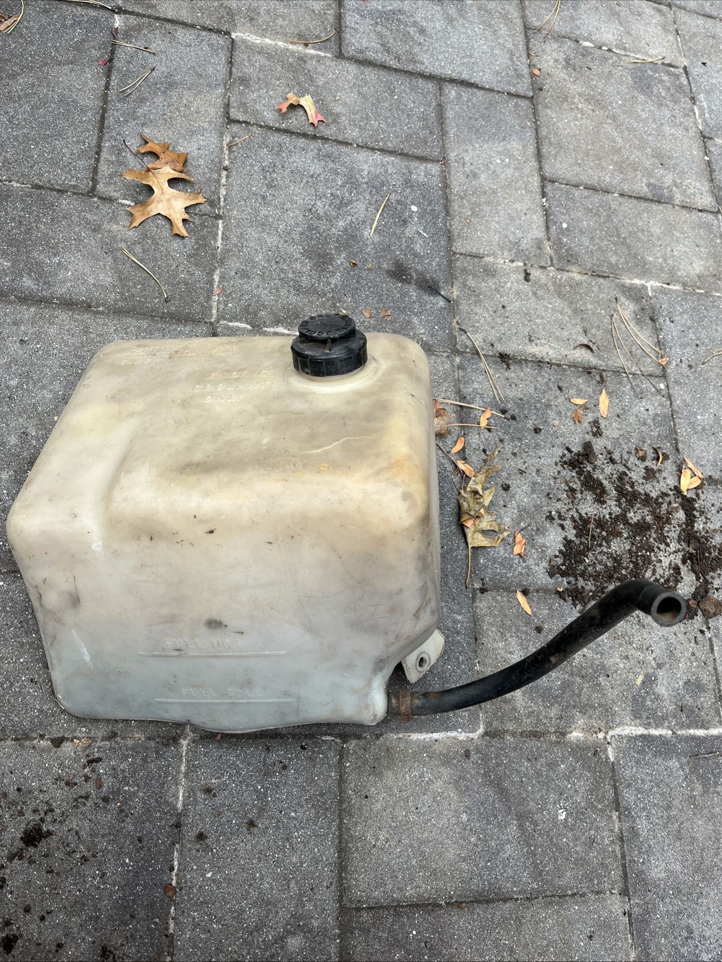 82-92 Coolant Reservoir