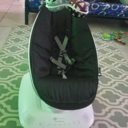 4moms mamaRoo Multi-Motion Baby Swing