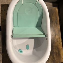 Frida Infant Bathtub