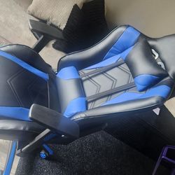 Gaming chair EXCELLENT CONDITION