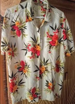 Woman's Hawaiian Shirts 7 available